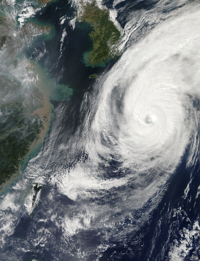 Imagen satelital de archivo de un tifón acercándose a Japón, como el que ha obligado a cancelar el último día del Tokyo Game Show 2026